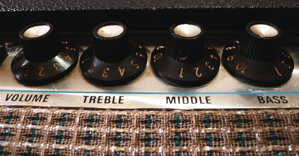Vintage amplifier knobs