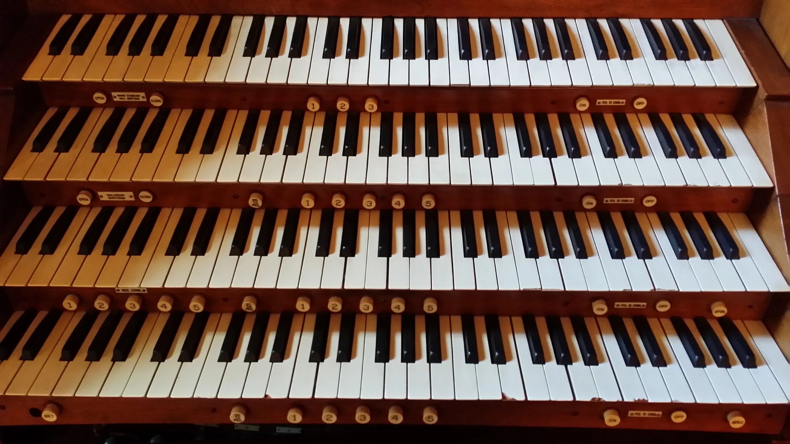 Vintage organ keyboard manuals